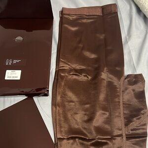 Skims Large never worn high waisted over knee shapewear